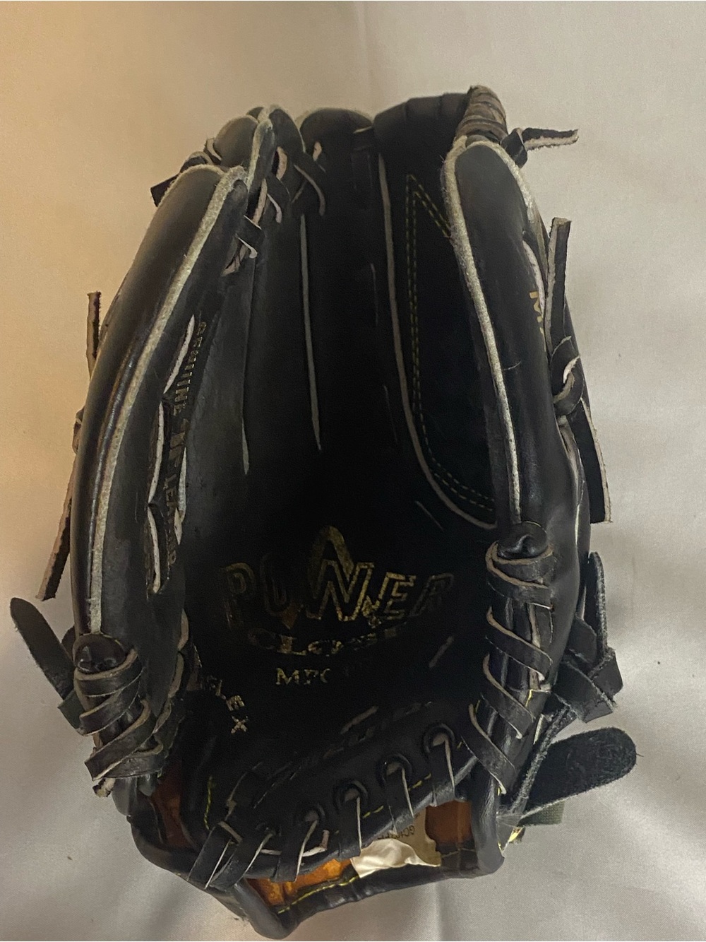 Boys Youth Mizuno Baseball Glove 10.5- 10.75 Inch Right Hand Throw Glove Used